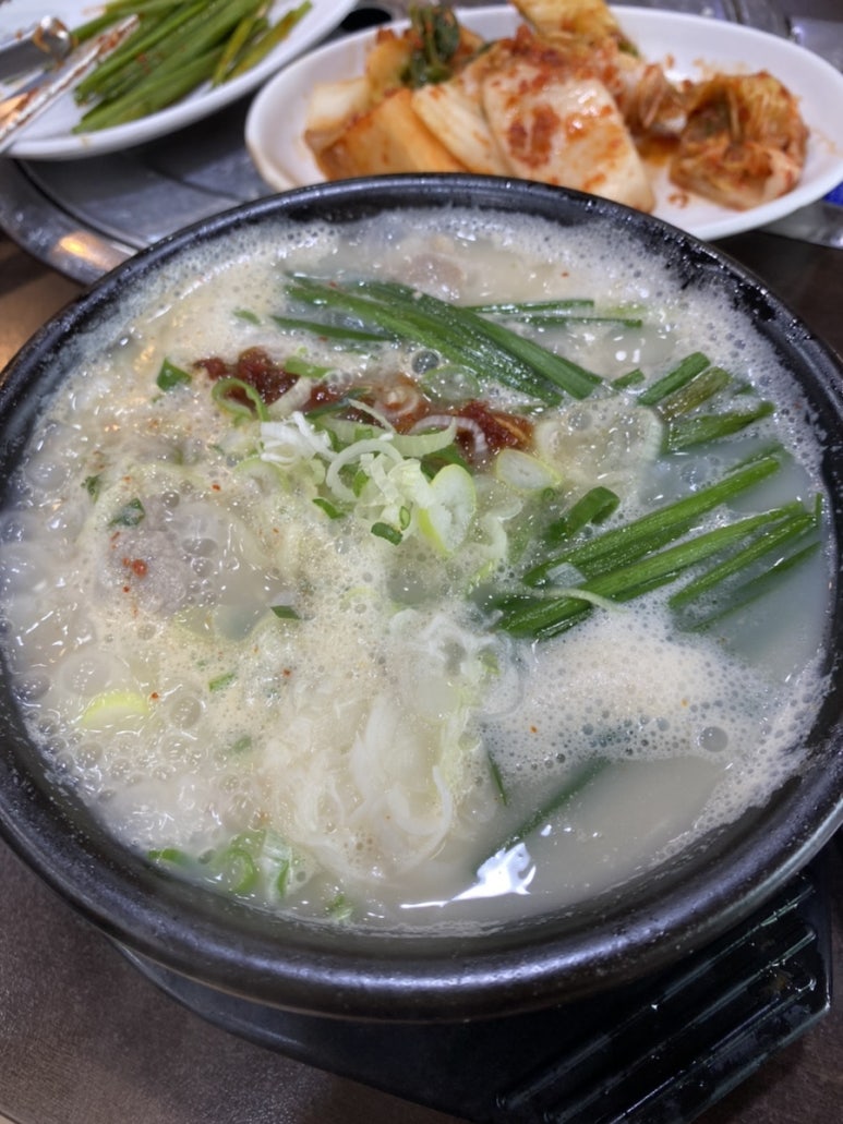 토박이돼지국밥 이미지