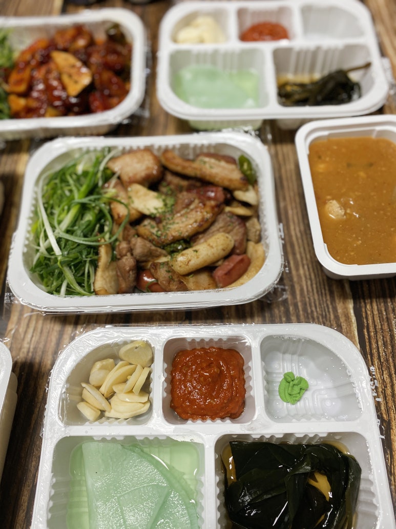배달삼겹돼지되지 이미지