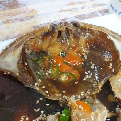 신선한 게국지 간장게장 이미지