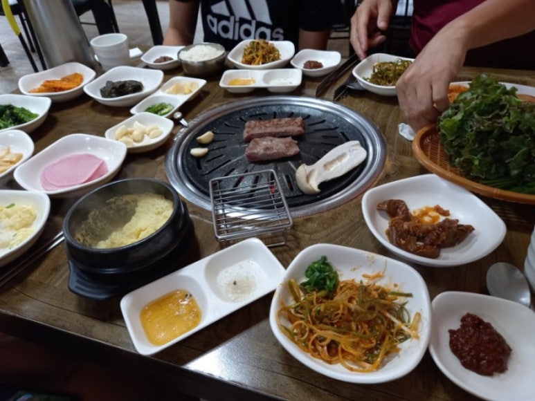 웃으면돼지 이미지