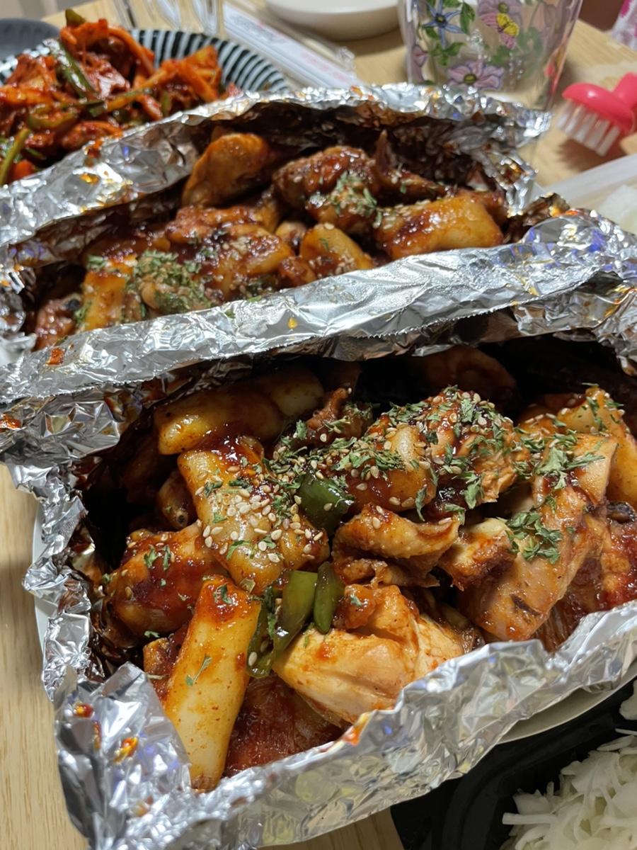 냠냠숯불두마리치킨 이미지