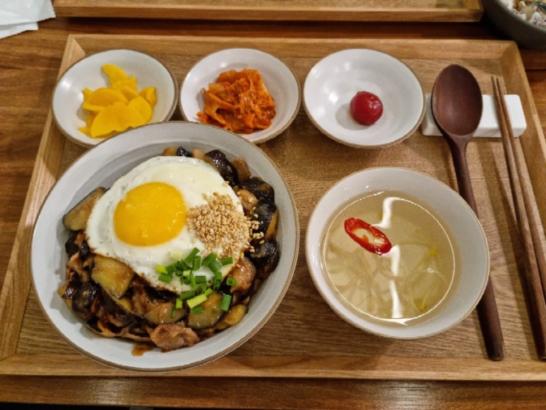 아우어로스터리 이미지