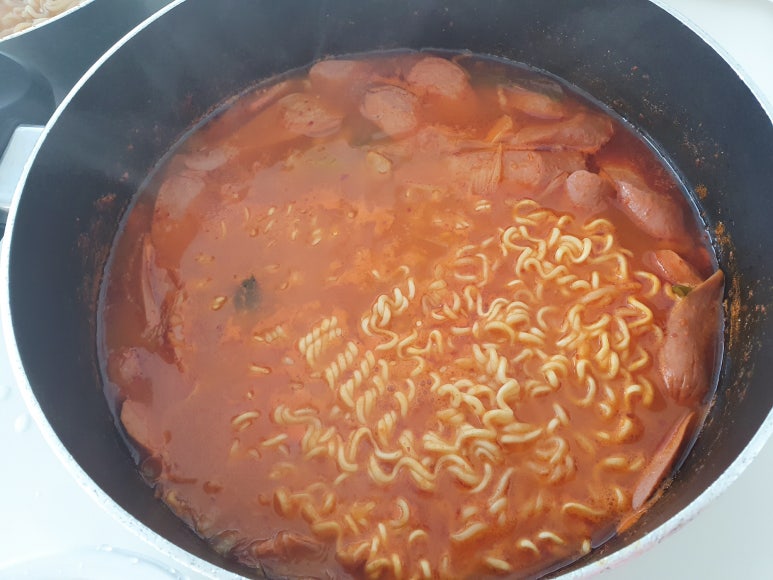 롱쓰부대찌개 이미지