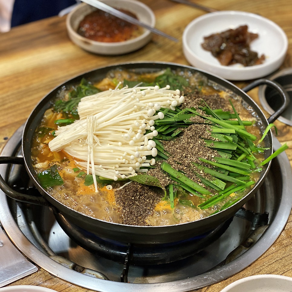 큰손생오리흑염소 이미지