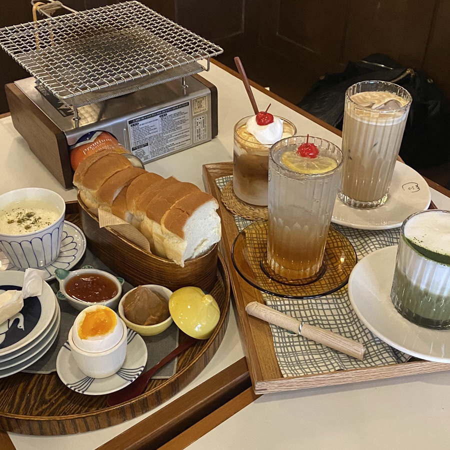 모멘트커피 이미지