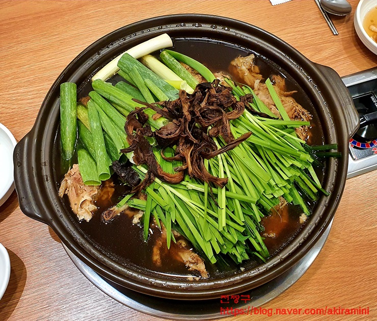 참일능이버섯백숙 이미지