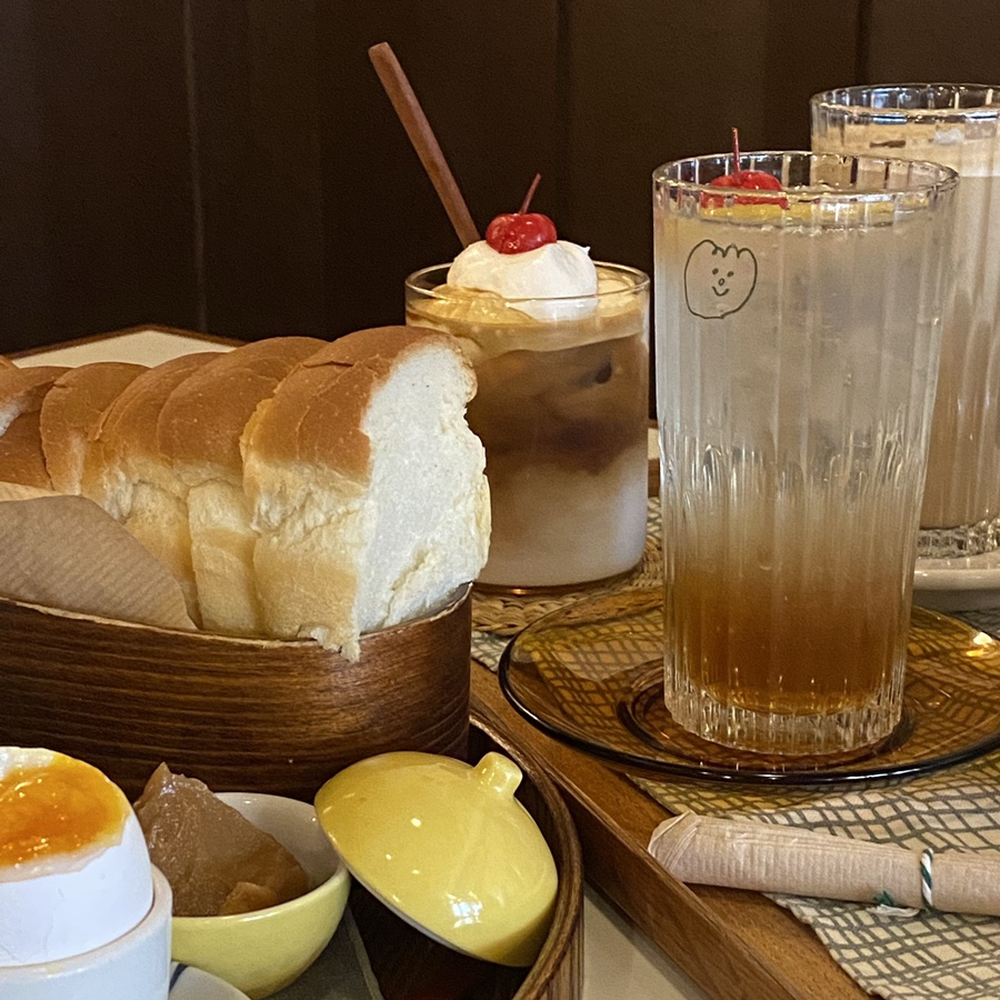 모멘트커피 이미지