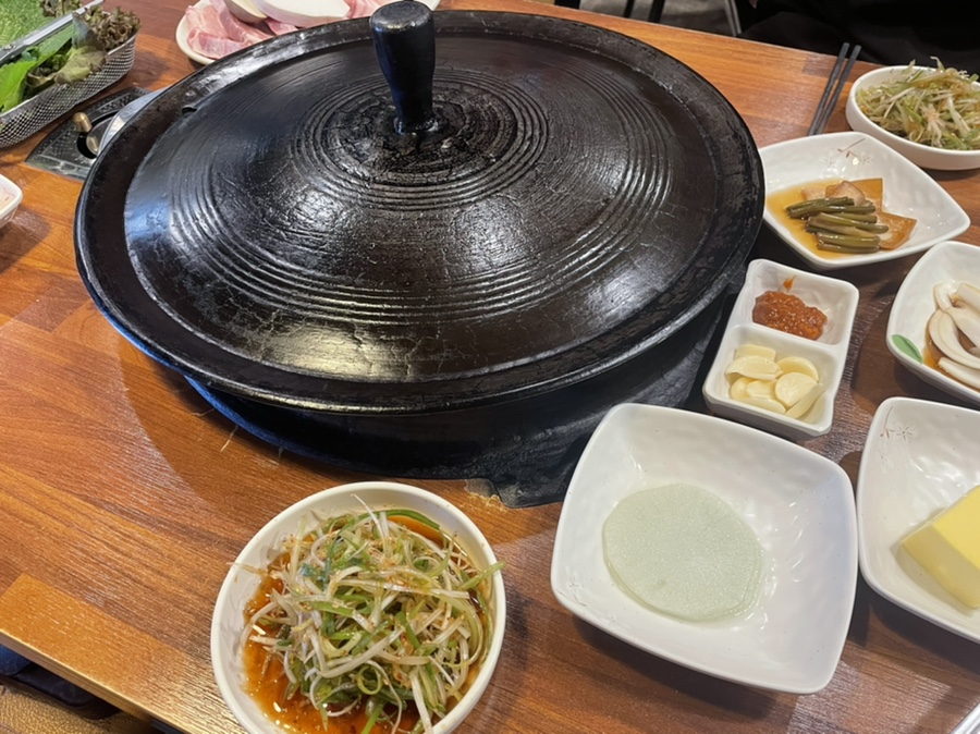 돈꿈솥뚜껑삼겹살 이미지