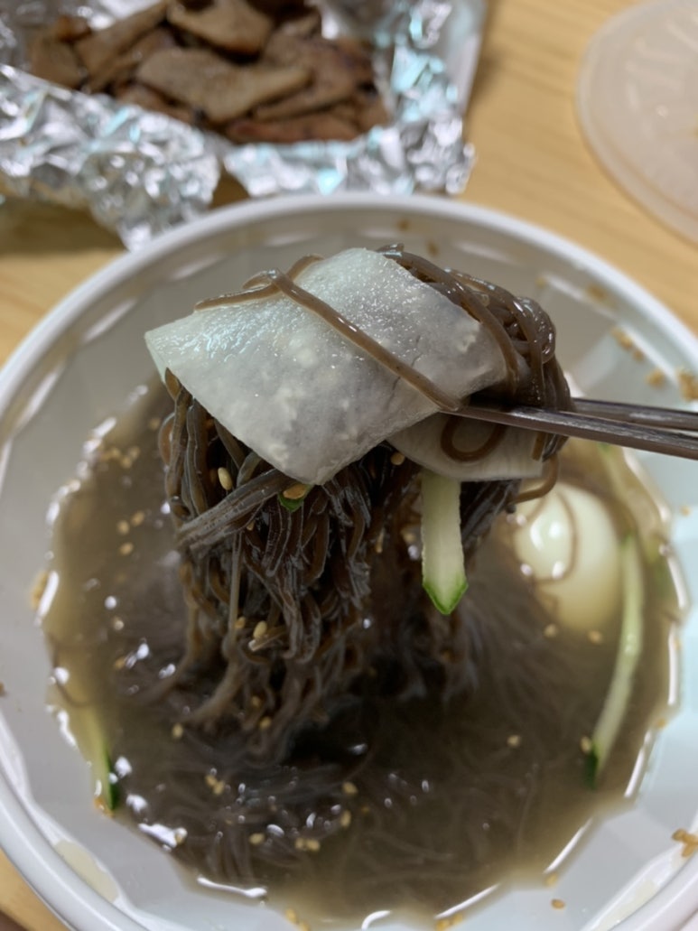 꼬기냉면 이미지