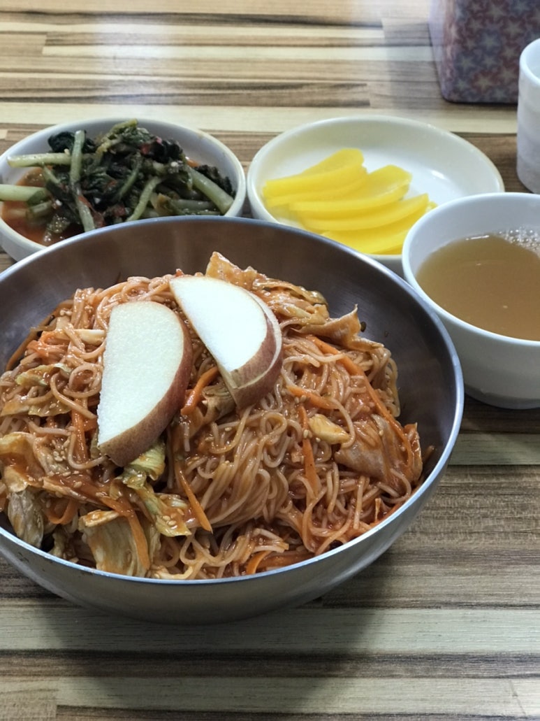 청정잔치국수 이미지