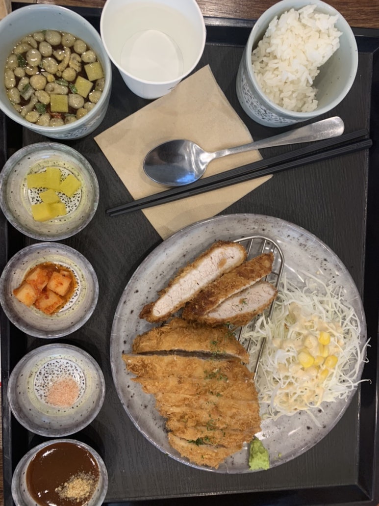 꿀꿀카츠 이미지