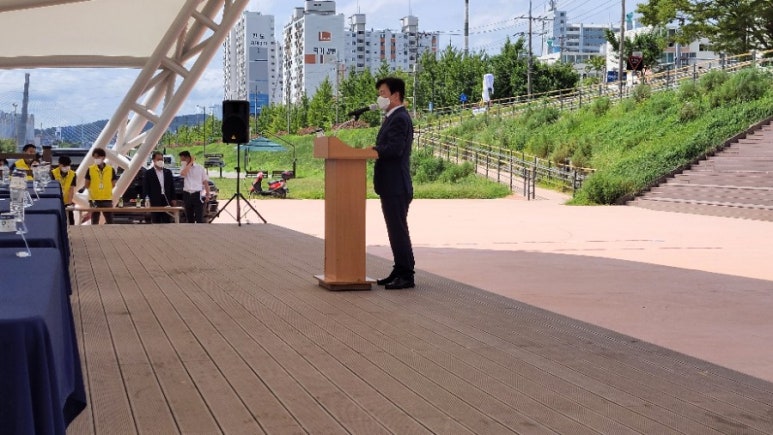 미세먼지 신호등(하대동 둔치) 이미지