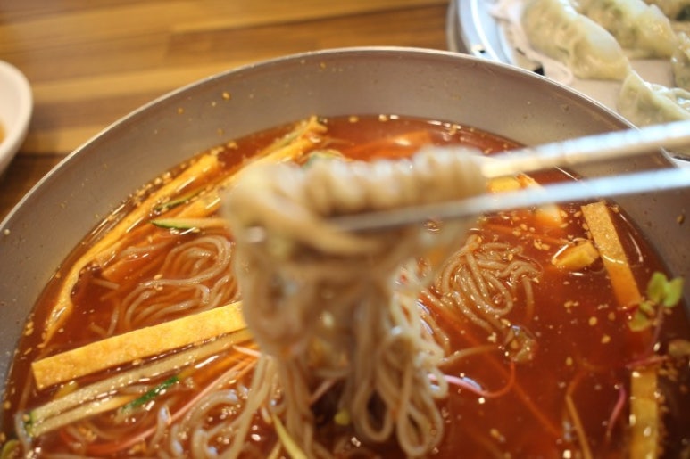 밀면 이미지