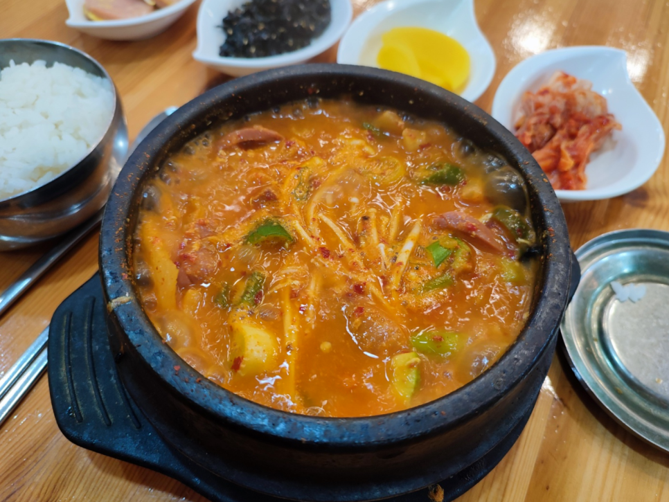 쌍둥이 부대찌개 이미지