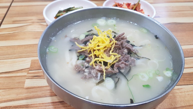 솔샘손칼국수 이미지