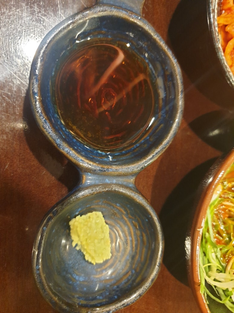 육즈비나르샤 이미지