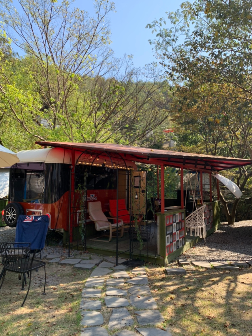 지리산 벚꽃 카라반 캠핑장 이미지