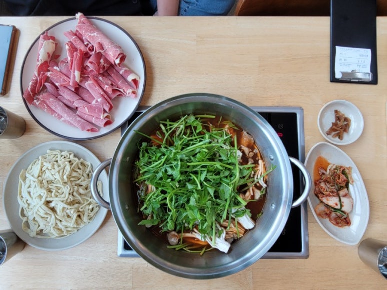얼크니손칼국수 이미지