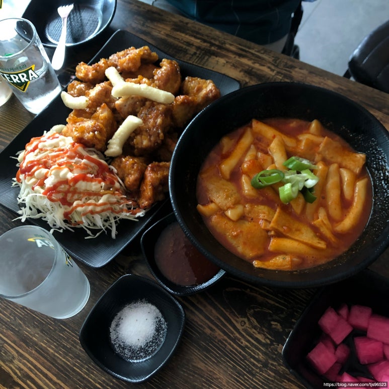 조시치킨 이미지