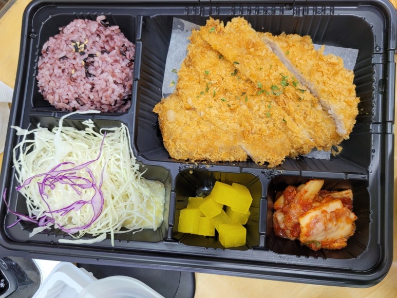 우아한돈가츠 이미지