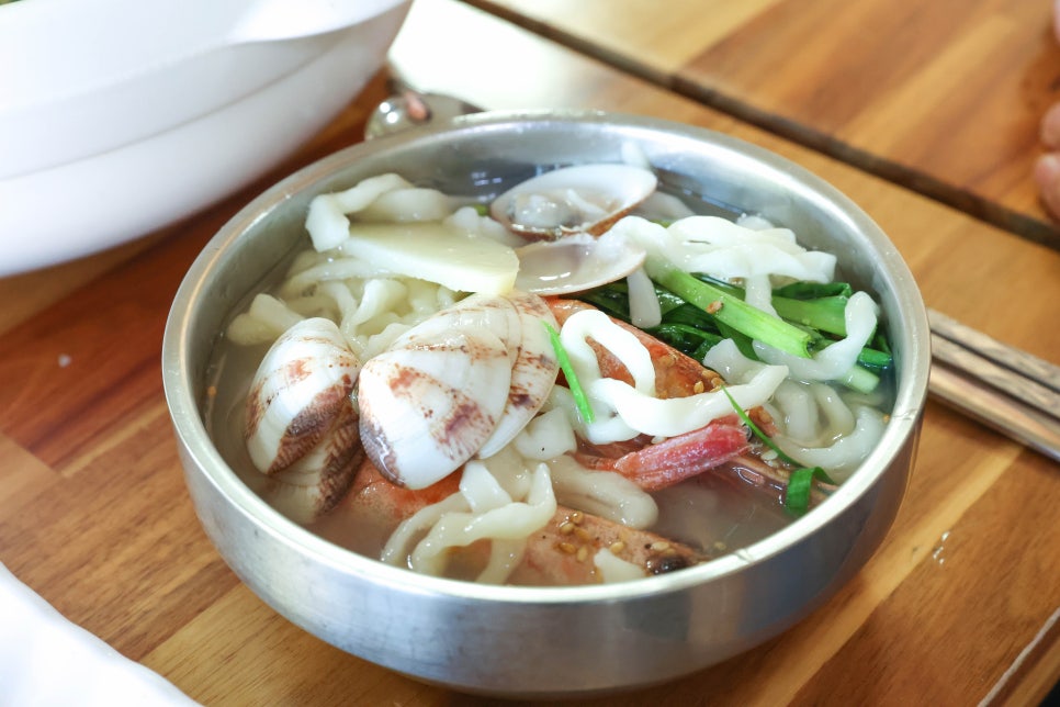 비오네손칼국수 이미지