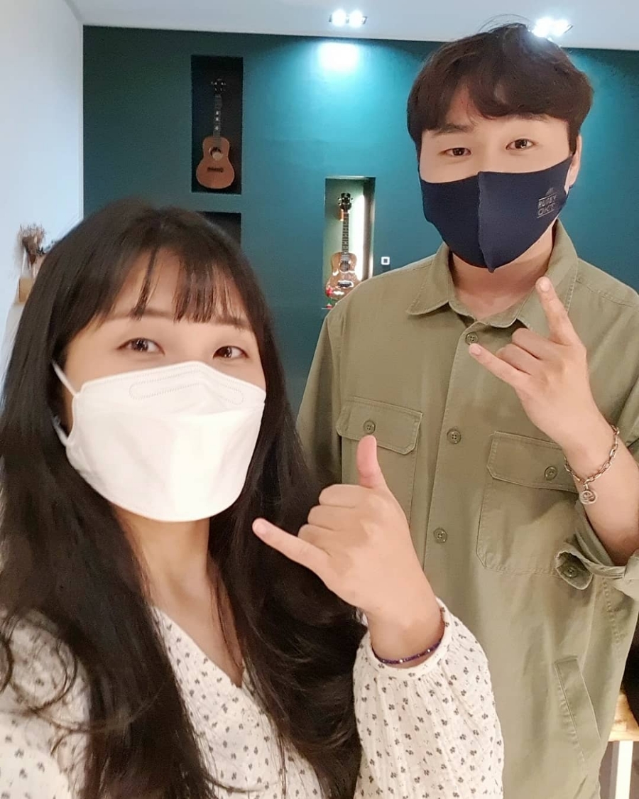 건쑥우쿨렐레 이미지