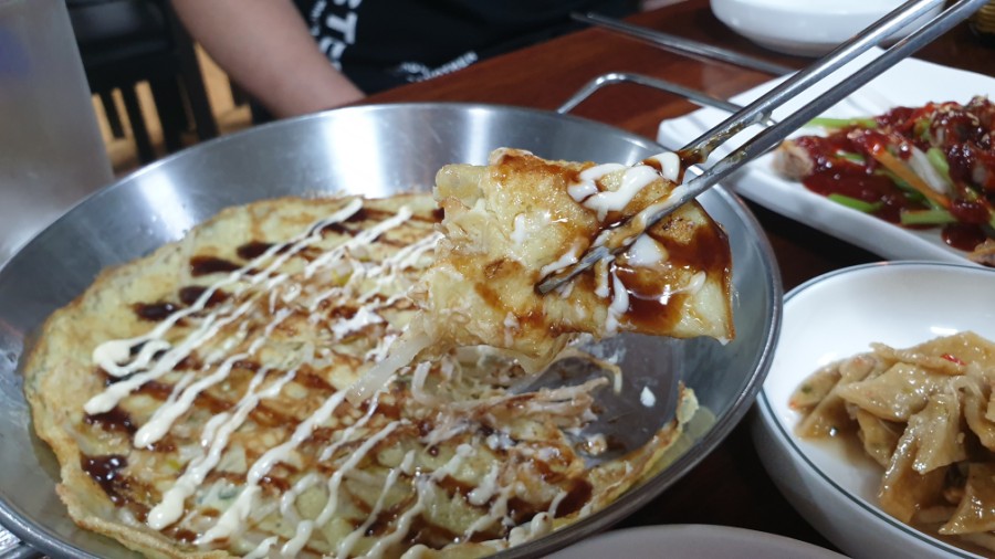 푸짐한 식당 이미지
