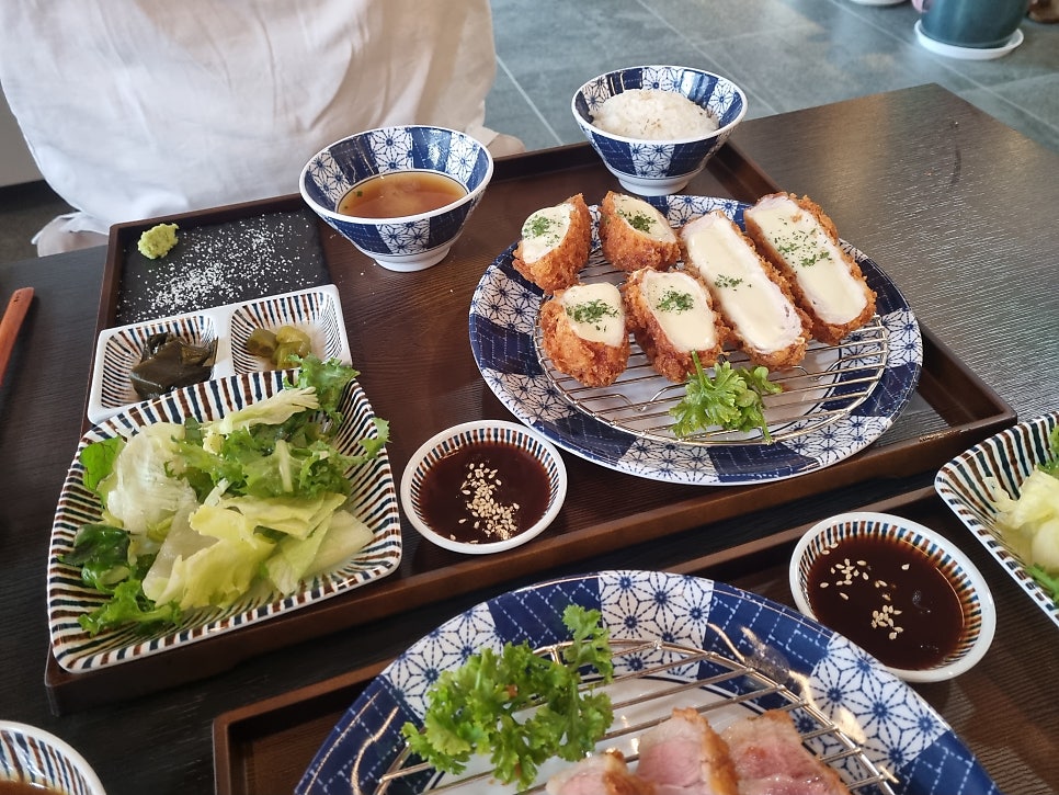 명품돈까스 이미지