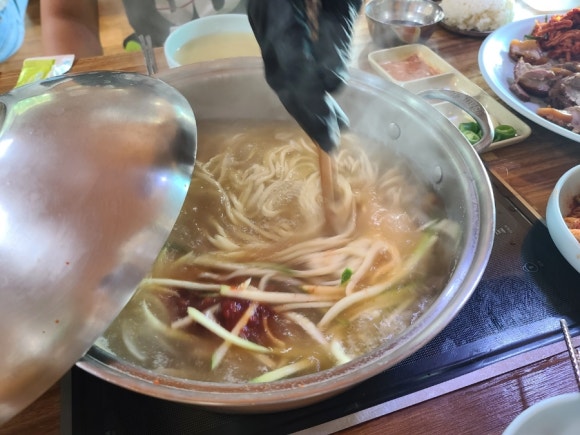 전통궁중칼국수 이미지