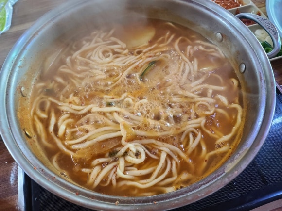 전통궁중칼국수 이미지