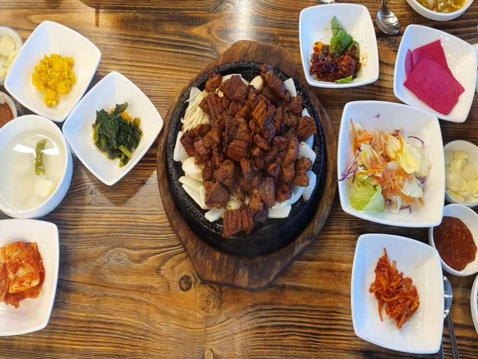참숯돌판구이 이미지