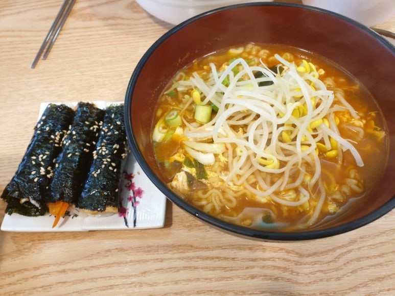 뚝배기 꼬마김밥 이미지