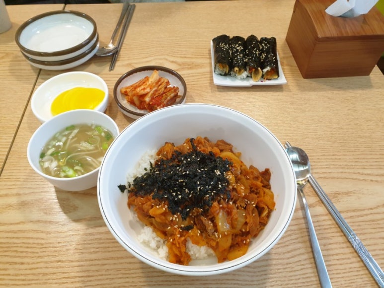 뚝배기 꼬마김밥 이미지