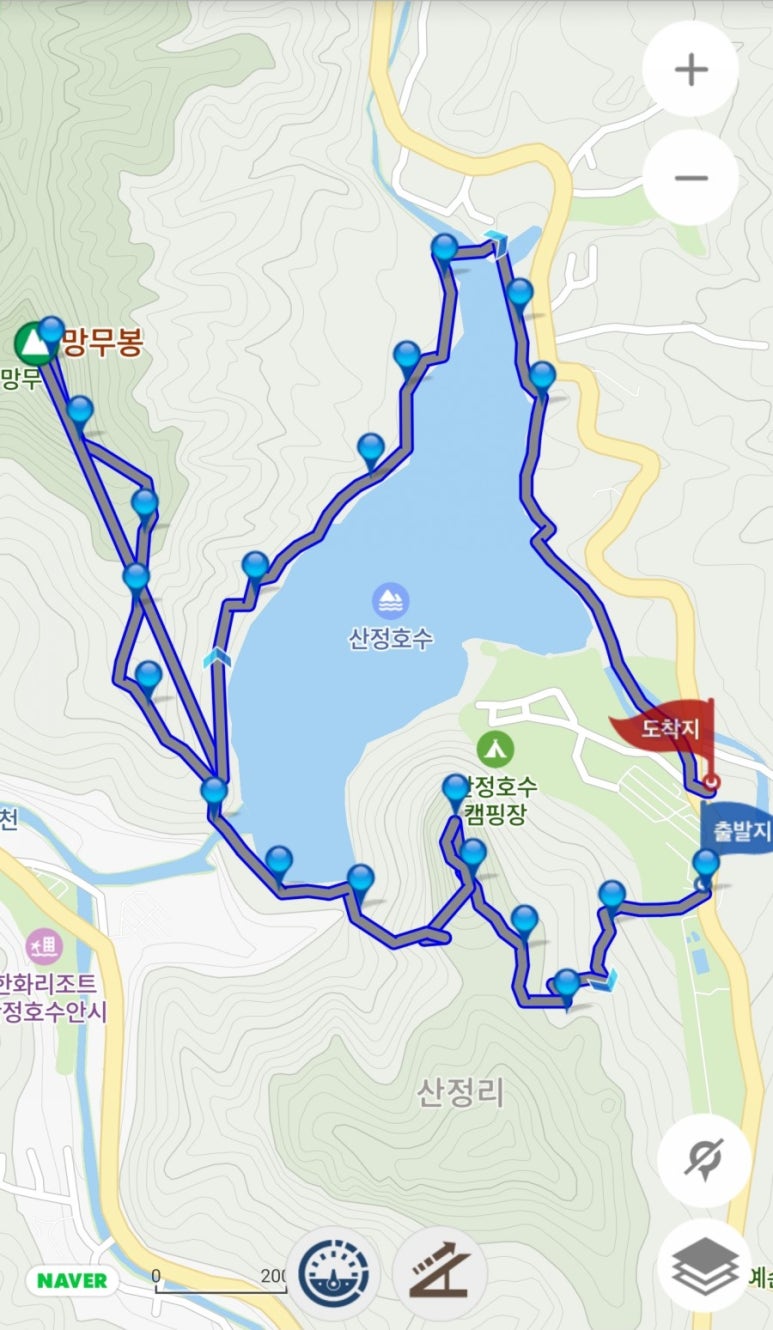 멋진소나무와 산정호수 조망 이미지