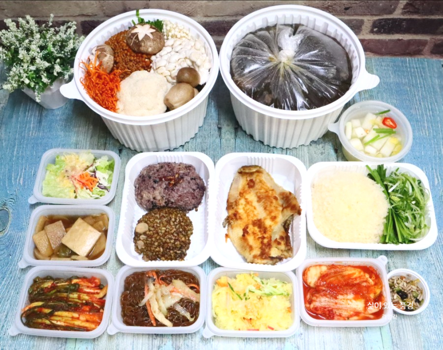 황금버섯백숙 이미지
