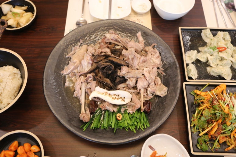 성서제1능이버섯능이백숙 이미지