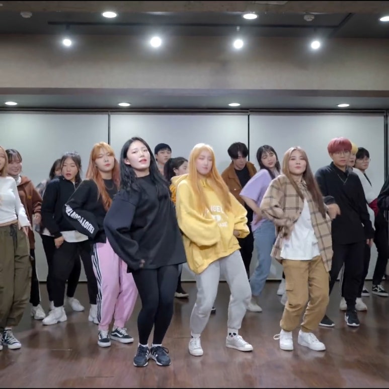 보미엔터 이미지