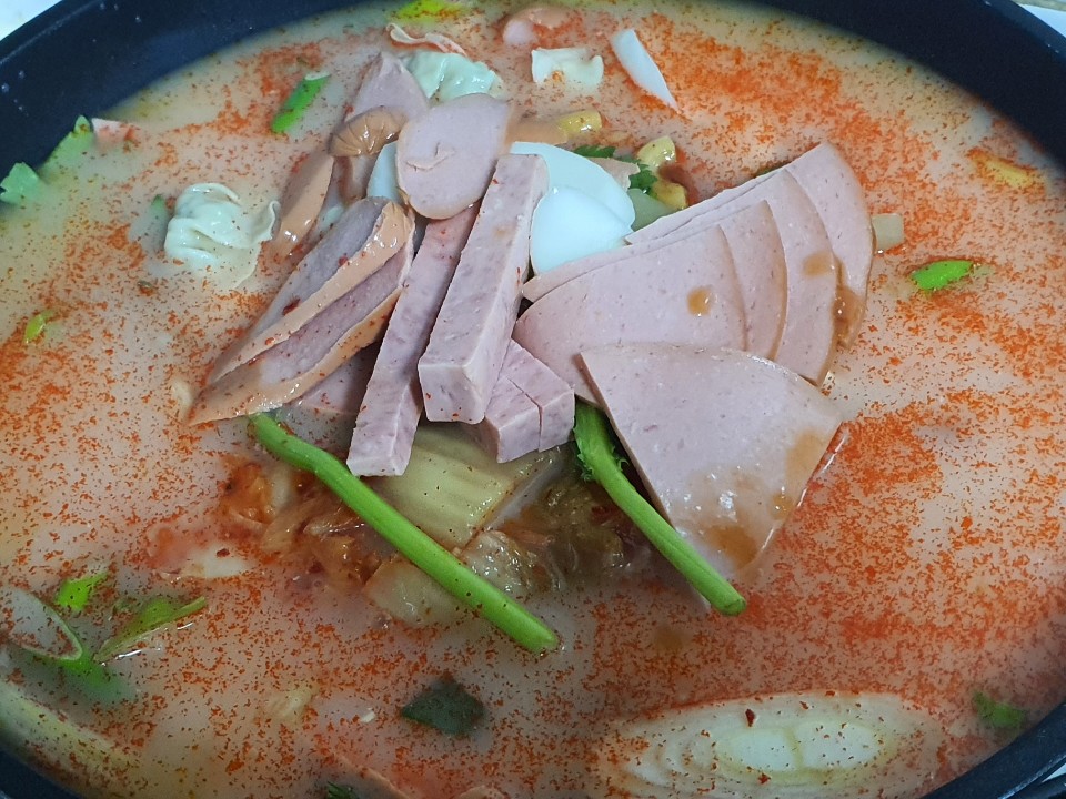 놀부부대찌개 판교W-city점 사진 5