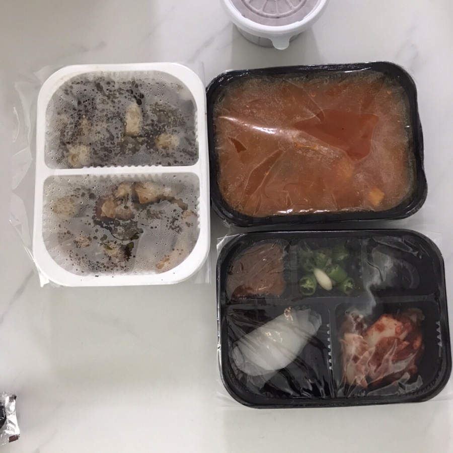 바보돼지두마리 이미지