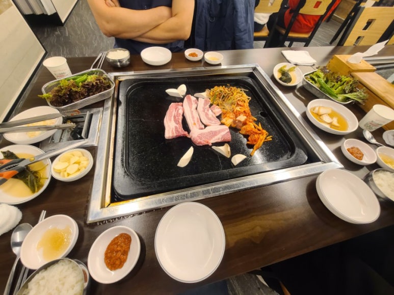 솔밭 생삼겹 정육식당 이미지