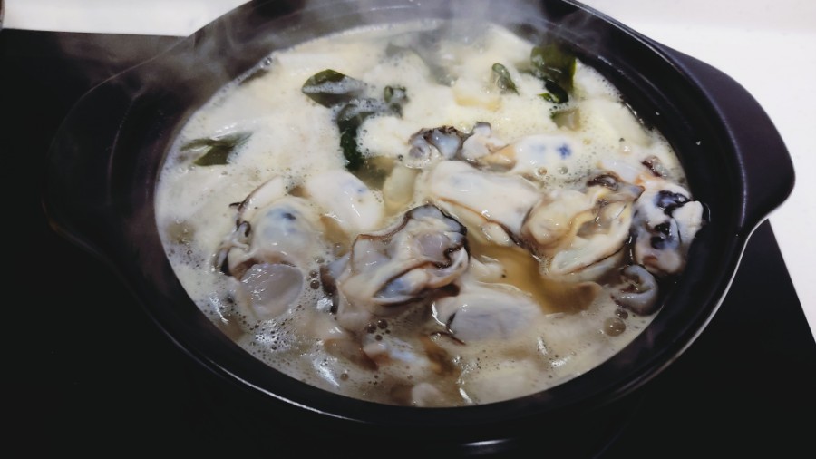 통영굴국밥 이미지