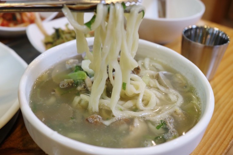 궁칼국수 이미지