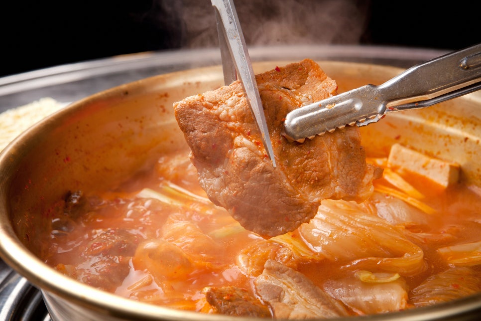 김치찌개뒷고기 이미지