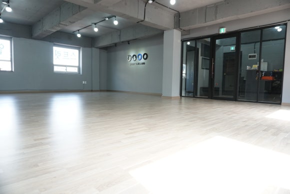 써번트댄스스튜디오학원 이미지