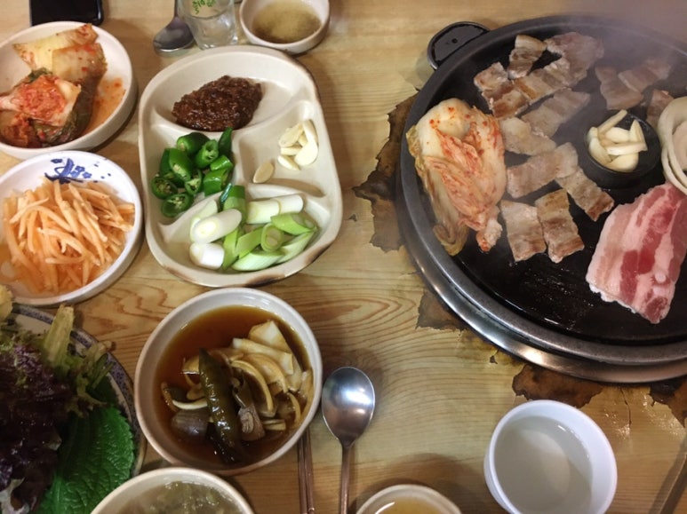 고향돼지촌 이미지