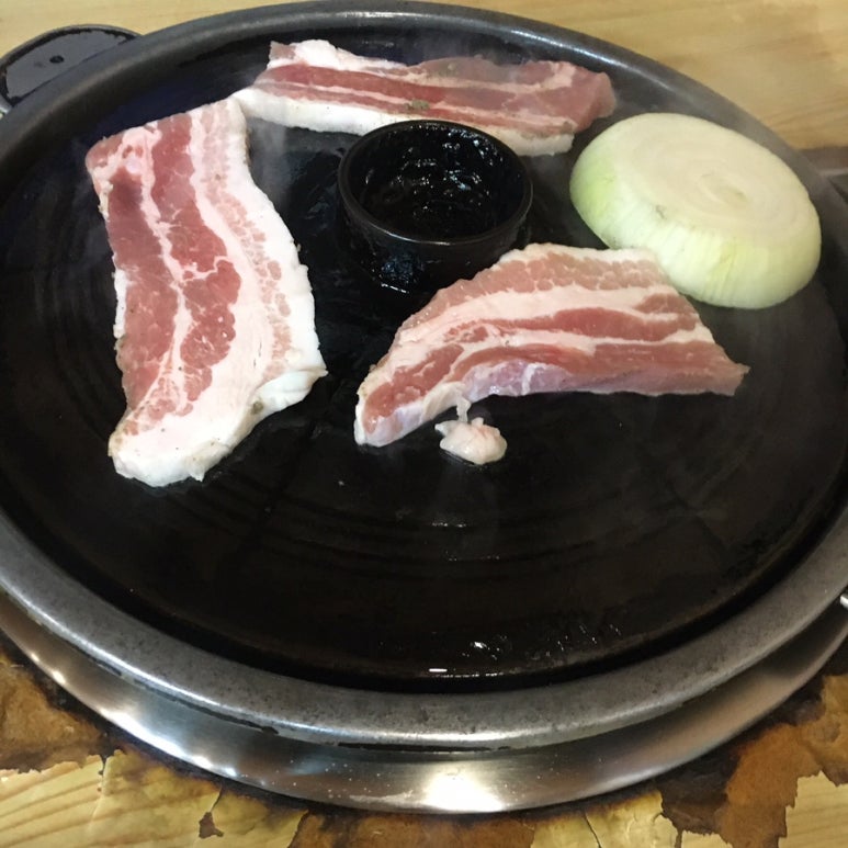 고향돼지촌 이미지