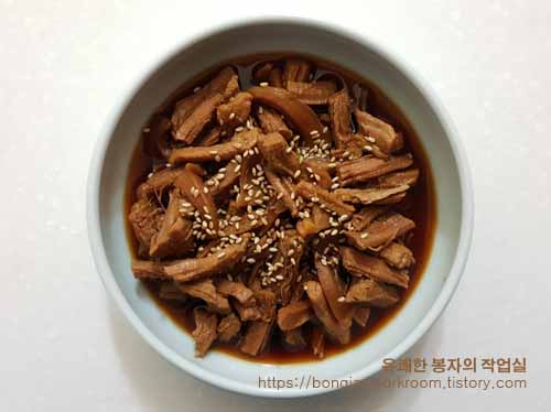찢은고기 이미지