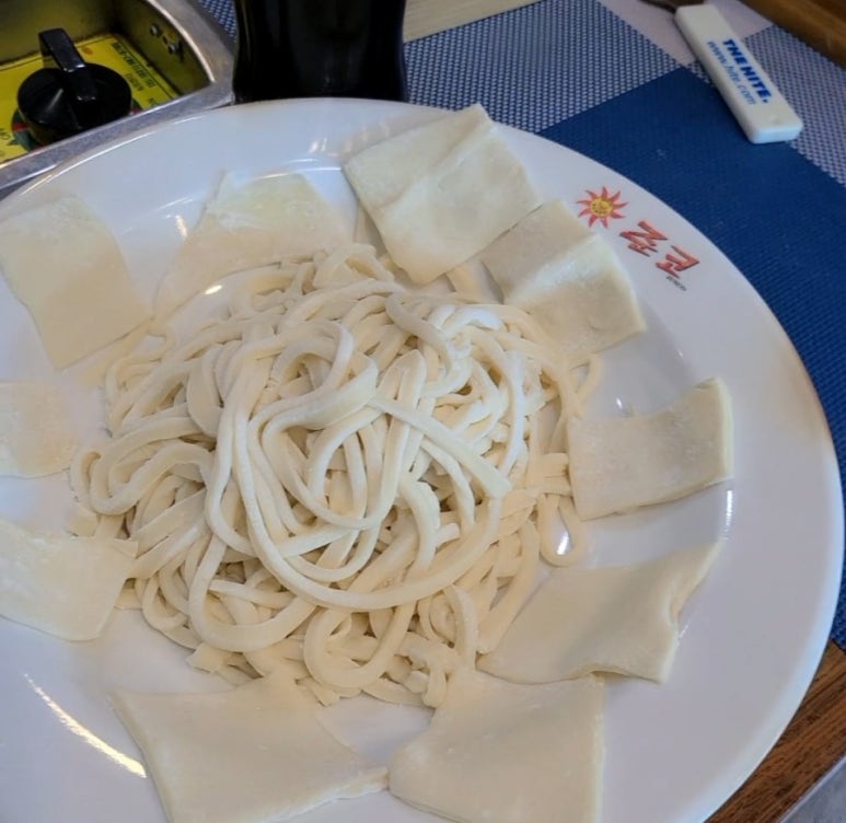 탱글이샤브칼국수 이미지
