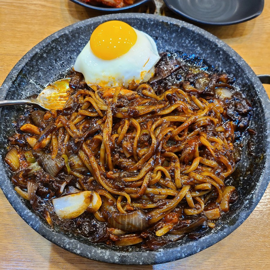 반곡 돌위에 짜장 이미지