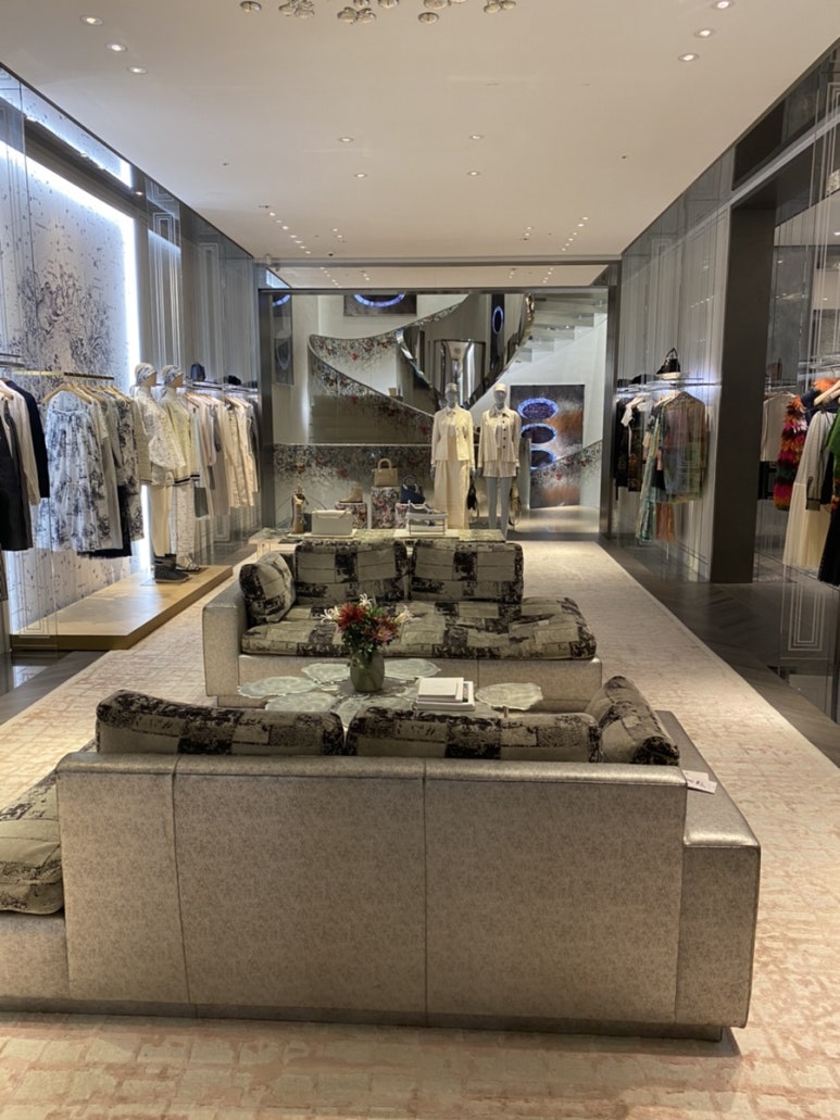 카페 디올(Cafe Dior) 이미지